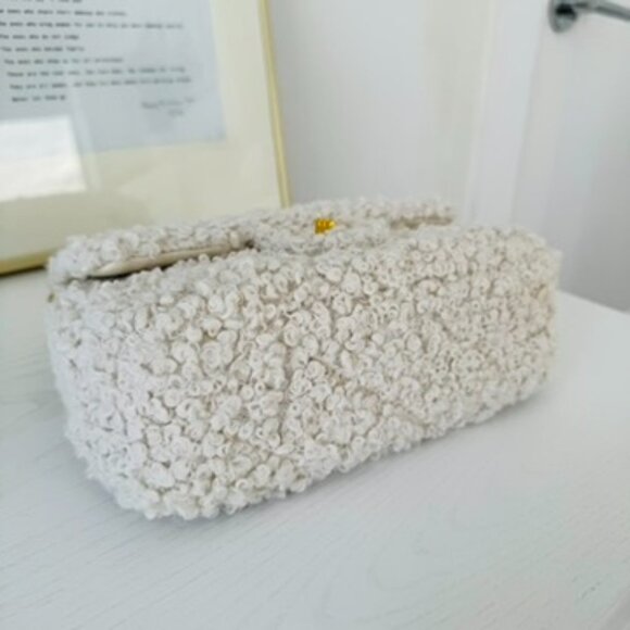 NWOT Cream Plush Shoulder Bag Fashion Fluffy Crossbody Purse Gold Hardware - Picture 5 of 10